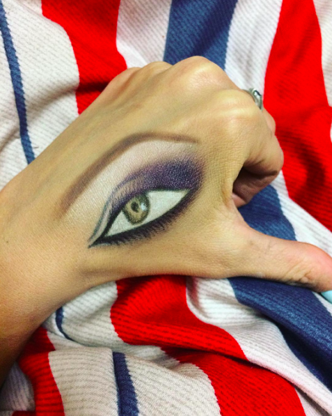 Новый тренд "макияж на руках" завоевывает популярность в сети (ФОТО)