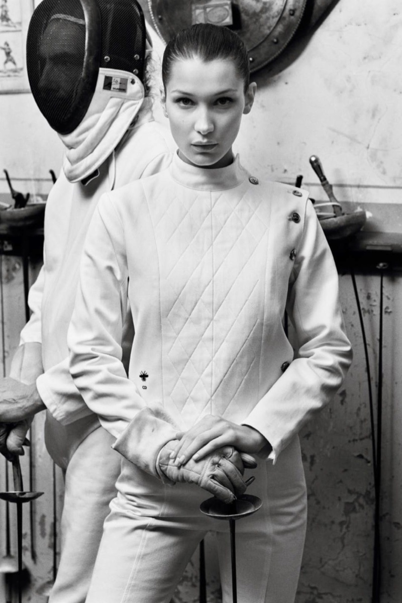 Белла Хадид позирует в нарядах Dior для французского Vogue (ФОТО)