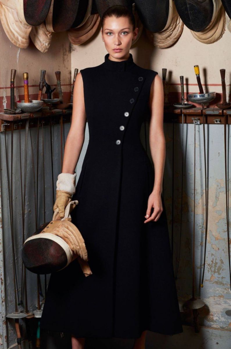 Белла Хадид позирует в нарядах Dior для французского Vogue (ФОТО)