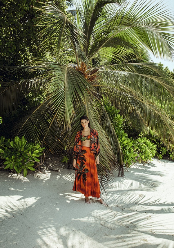 Соблазнительная Изабели Фонтана снялась в ярких купальниках на Мальдивах (ФОТО)