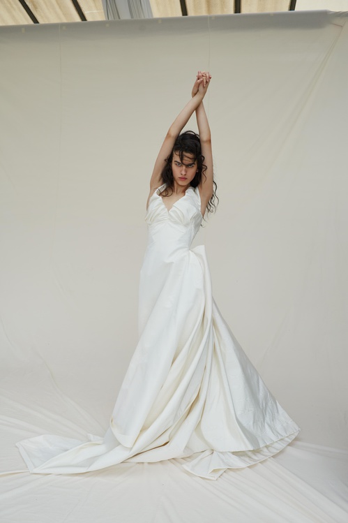 Vivienne Westwood выпустила коллекцию свадебных платьев