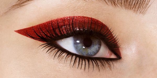 Что нового: коллекция макияжа глаз Christian Louboutin, пастельные оттенки лаков Essie и другое Christian Louboutin, Essie