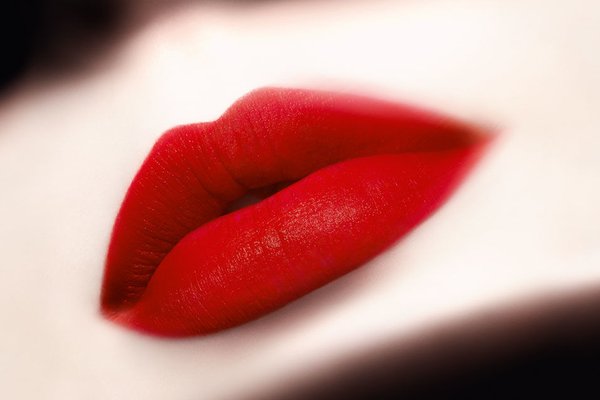 Giorgio Armani представил новинку для сияния лица и макияжа губ (ФОТО)