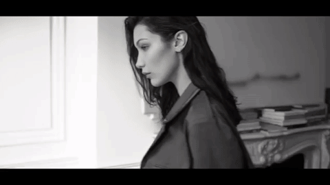 Белла Хадид снялась без макияжа в рекламе модного бренда (ФОТО)