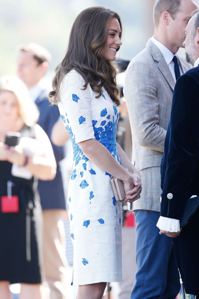 Образ дня: Кейт Миддлтон в элегантном платье с цветочным принтом (ФОТО)