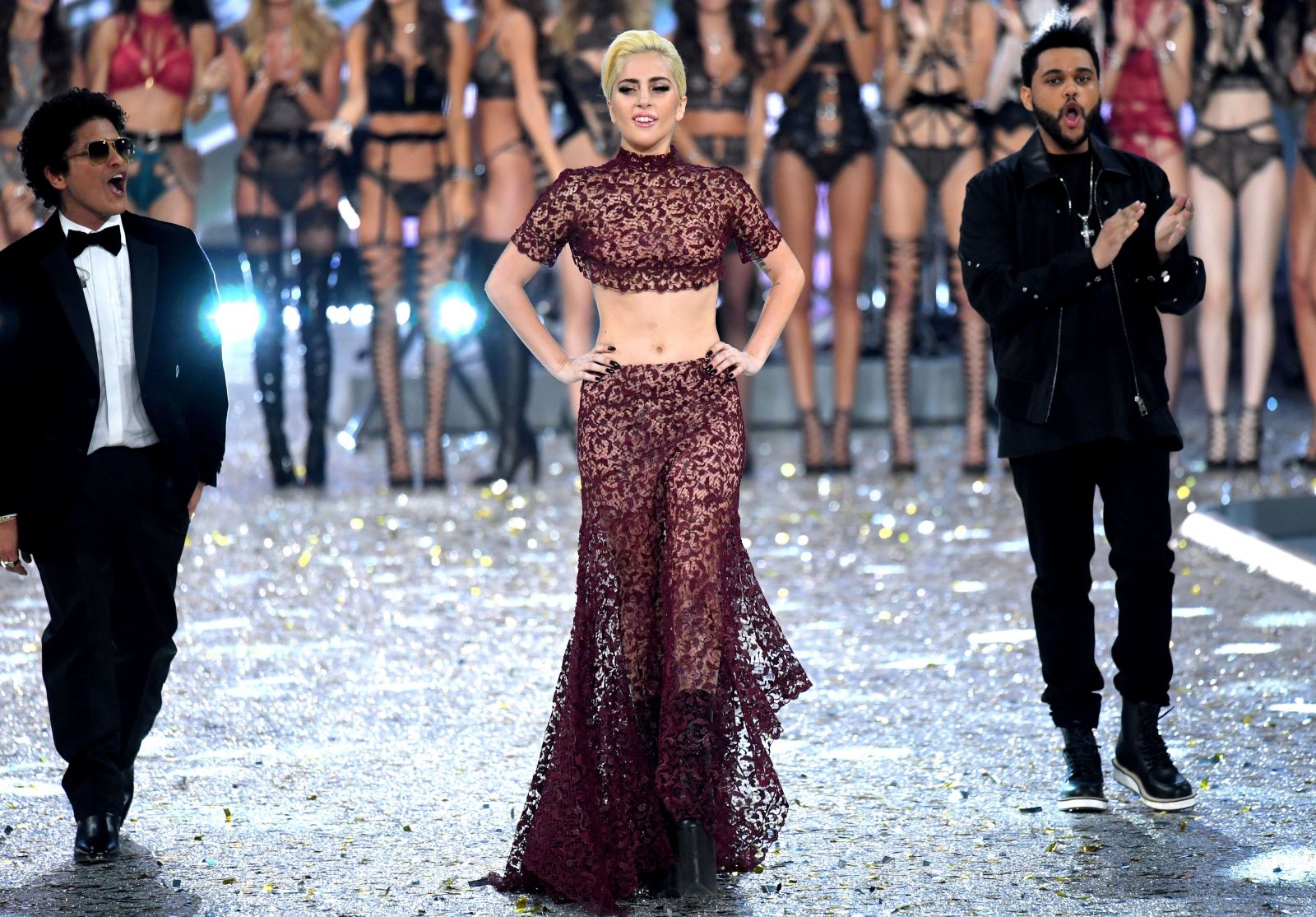 Какие наряды Леди Гага выбрала для Victoria's Secret Fashion Show 2016 (ФОТО)