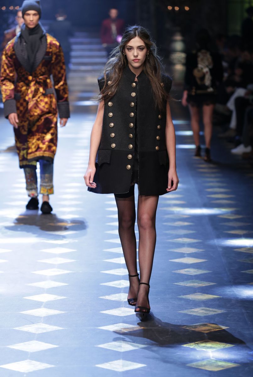 18-летняя дочь Сильвестра Сталлоне прошлась по подиуму на Неделе моды в Лондоне (ФОТО)