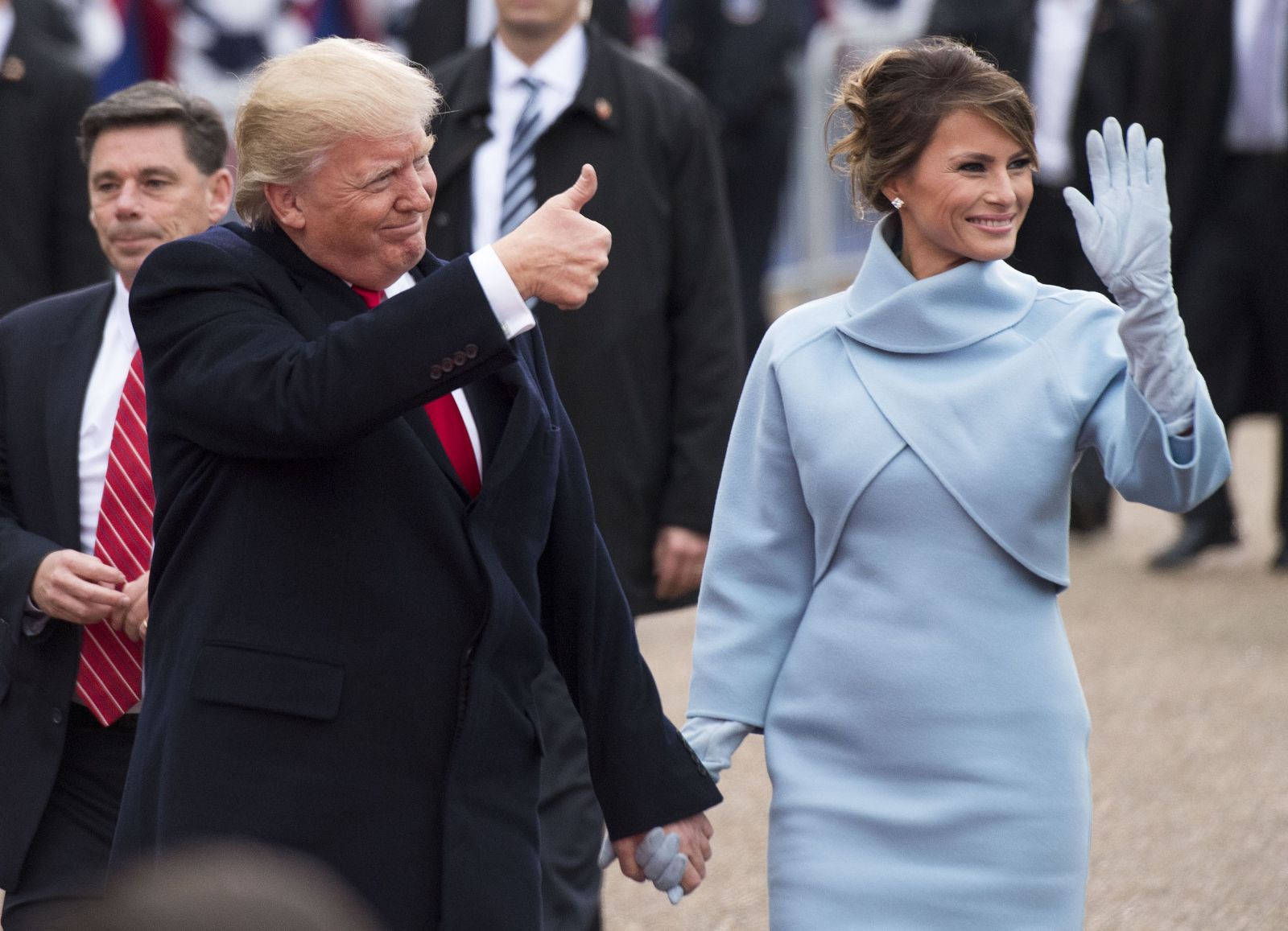 Мелания Трамп сразила роскошными нарядами в день инаугурации президента США