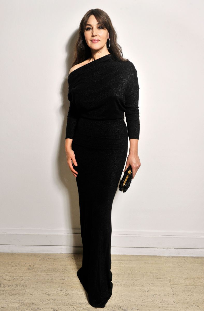 Моника Беллуччи покорила изысканным образом в винтажном платье от Dior (ФОТО)