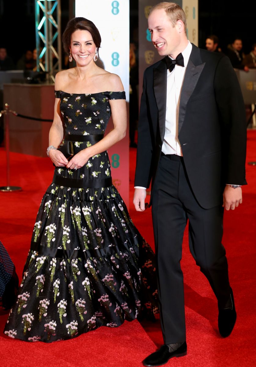 Кейт Миддлтон покорила элегантным платьем от Alexander McQueen (ФОТО)
