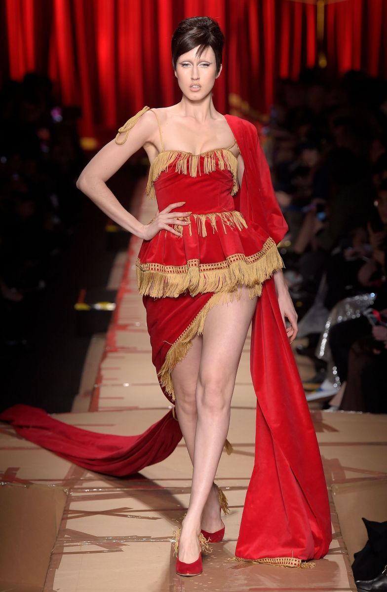 15 платьев с показа Moschino, которые нужно увидеть (ФОТО)
