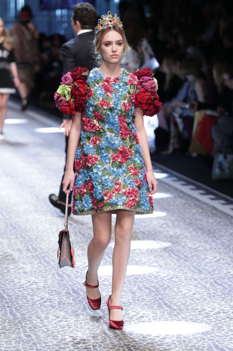 20 самых ярких нарядов с показа Dolce & Gabbana (ФОТО)