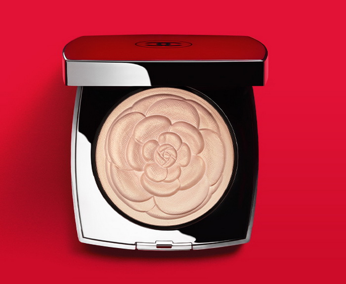 Chanel de. Chanel Camelia хайлайтер. Шанель пудра хайлайтер. Camelia de Chanel Illuminating Powder. Chanel Illuminating Powder Camelia.