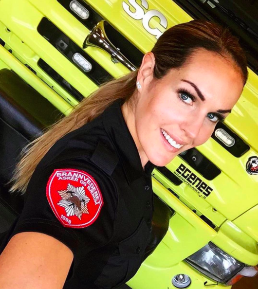 Come on baby, light my fire: Самой сексуальной пожарной в мире стала девушка из Норвегии Гунн Нартен, самая сексуальная пожарная