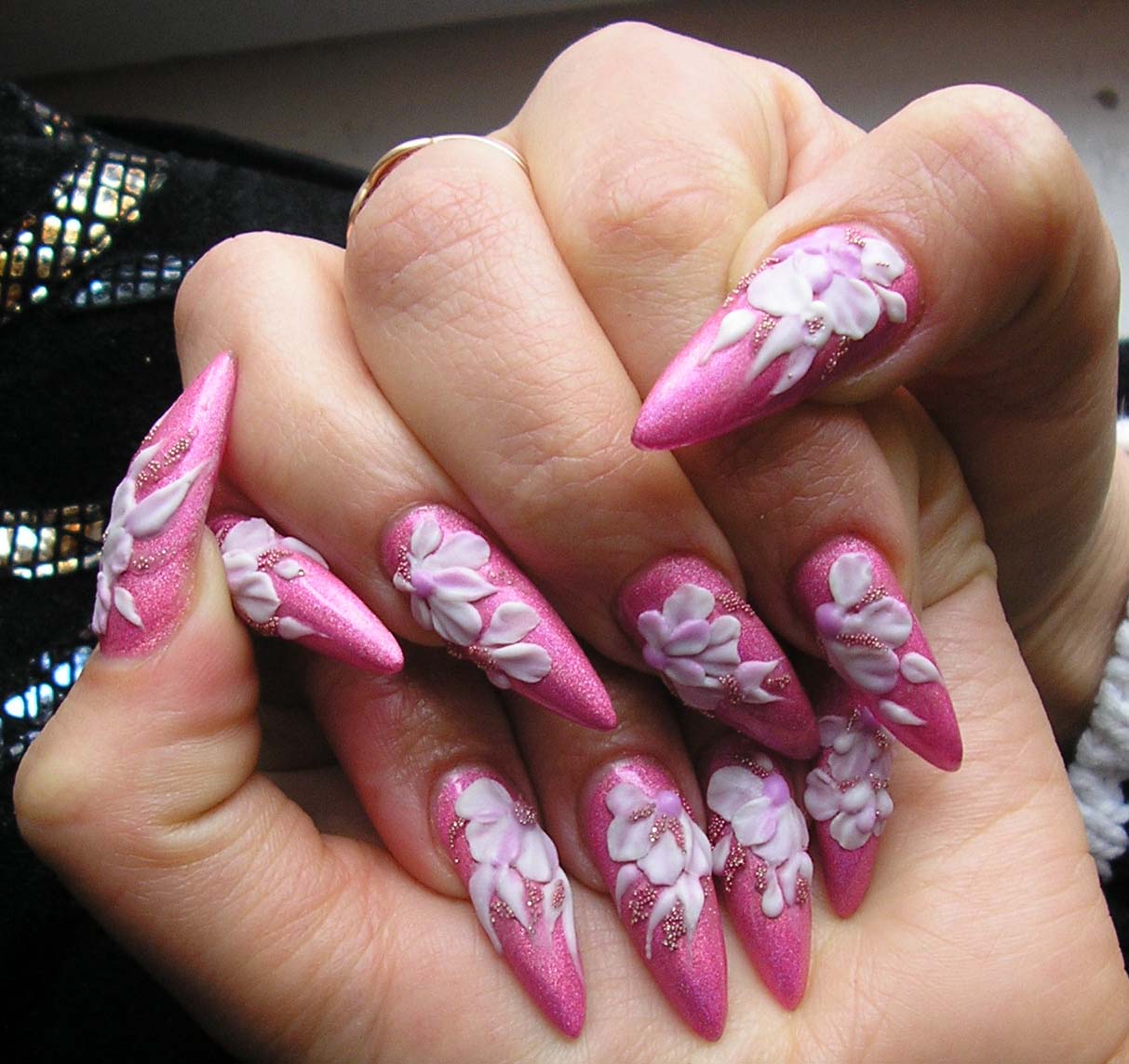 Наращивание цветы. Красивые нарощенные ногти. Акриловые ногти. Очень красивые нарощенные ногти. Красивый маникюр на нарощенные ногти.