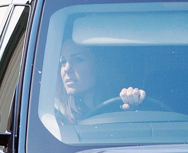 В ожидании принцессы: Перед родами Кейт Миддлтон плавает в бассейне