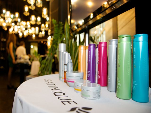 Amway представила новую линейку средств для волос SATINIQUE Collection