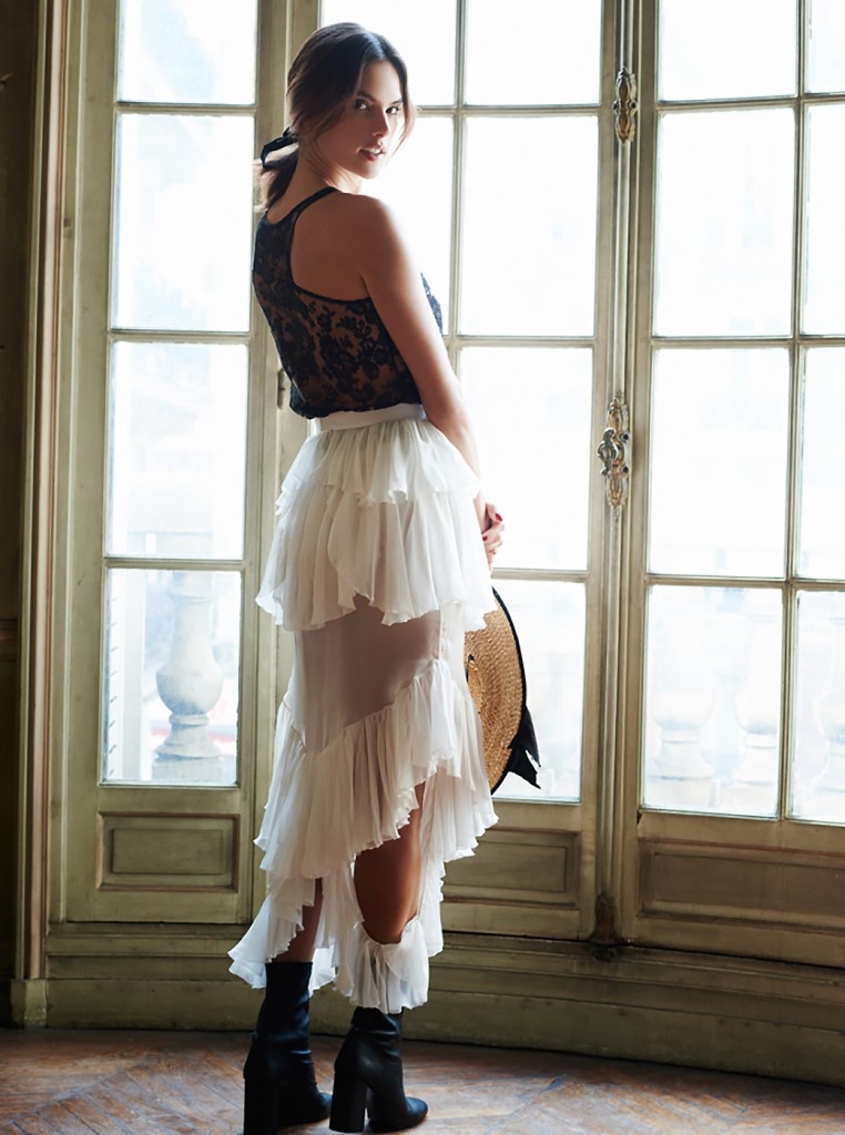 Горячая штучка: Алессандра Амбросио позирует в романтических образах для Glamour Spain фото