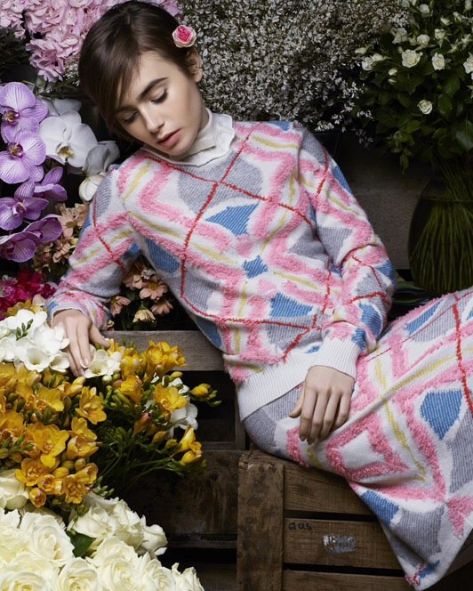 Еще одна от Chanel: Лили Коллинз блистает в объективе Карла Лагерфельда