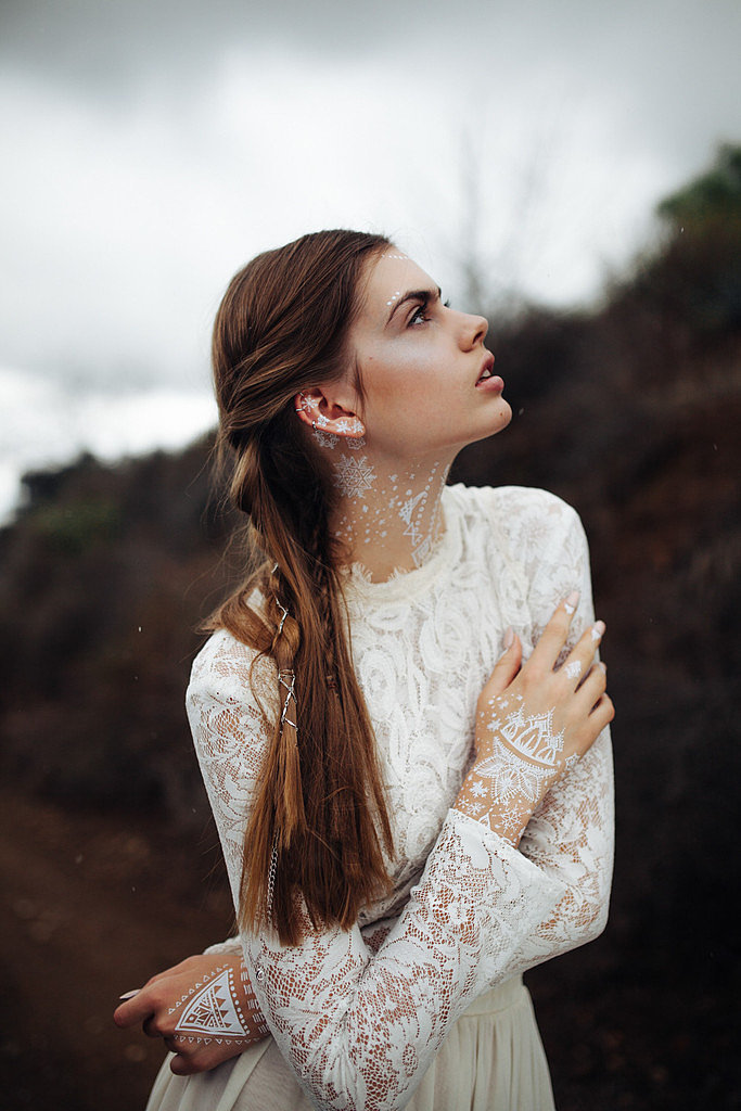 Снежинки на коже: новый вид флеш-тату, актуальный даже зимой!