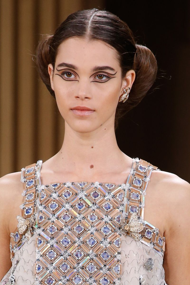 Что нужно вынести из…: бьюти-тренды показа Chanel Haute Couture весна 2016