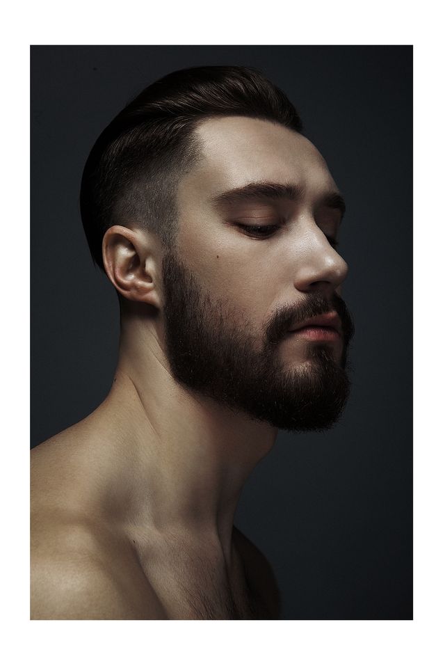 Мужской образ. Бритые виски. Длинные волосы теменной зоны. Гармония контраста