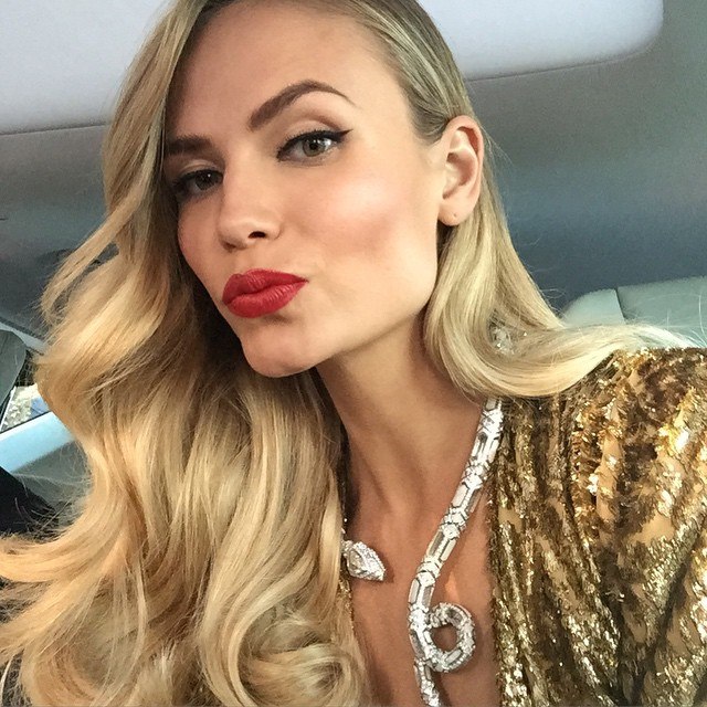 Золотая девушка: Наташа Поли блистает на Каннском кинофестивале