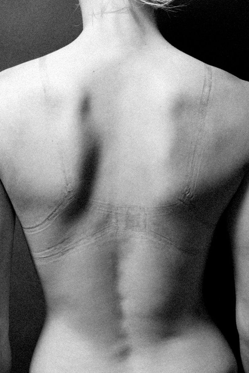 Уникальный проект: на что идут девушки ради красоты