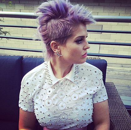 актриса с фиолетовыми волосами. purple hair kelly osbourne. актриса с фиолетовыми волосами фото. актриса с фиолетовыми волосами-purple hair kelly osbourne. картинка актриса с фиолетовыми волосами. картинка purple hair kelly osbourne.