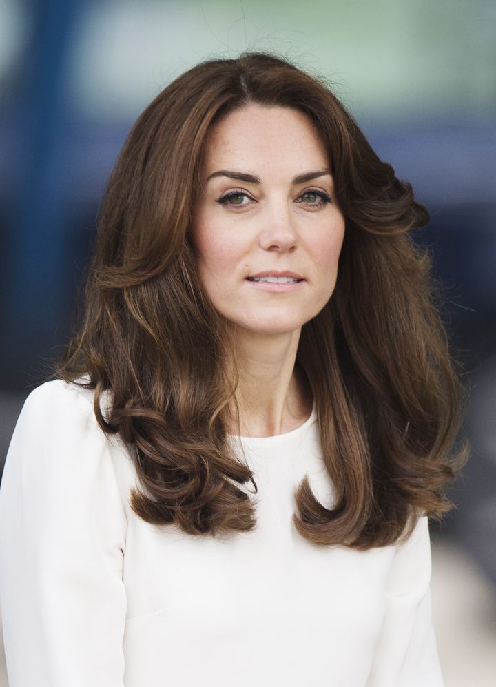 Образ дня: элегантная Кейт Миддлтон в лодочках попробовала себя в боксе