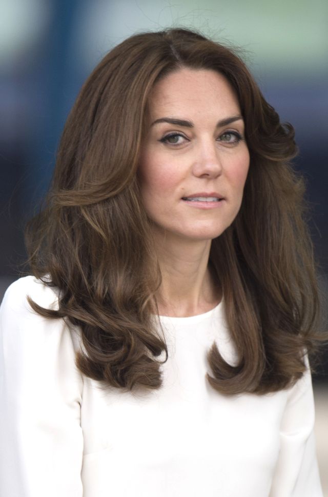 Образ дня: элегантная Кейт Миддлтон в лодочках попробовала себя в боксе