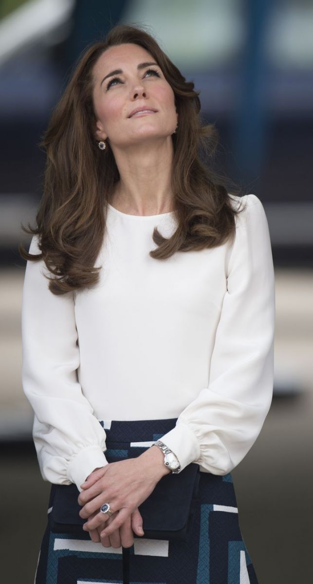 Образ дня: элегантная Кейт Миддлтон в лодочках попробовала себя в боксе