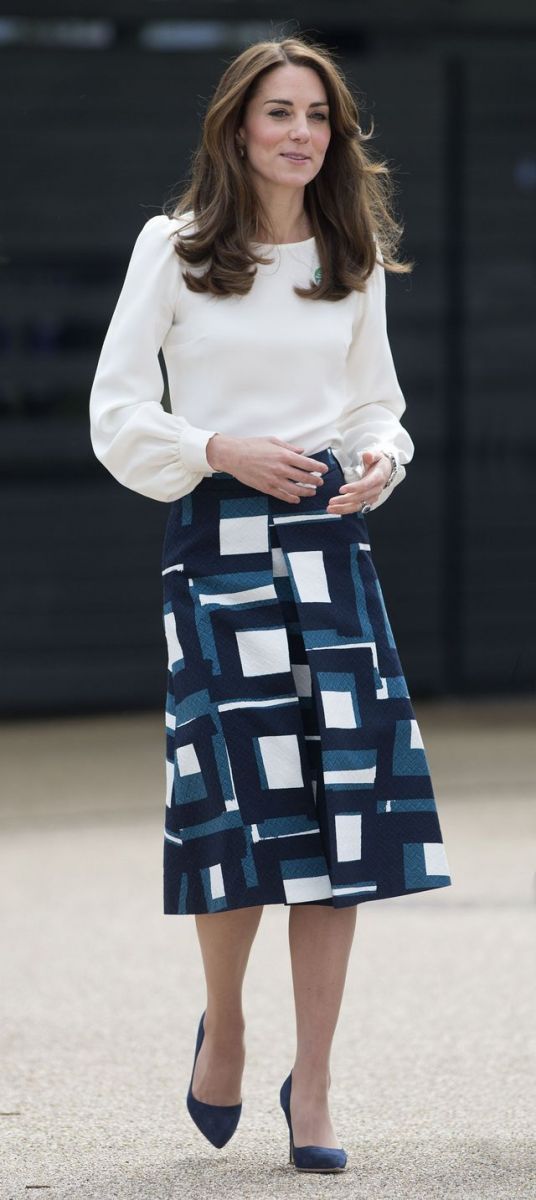 Образ дня: элегантная Кейт Миддлтон в лодочках попробовала себя в боксе