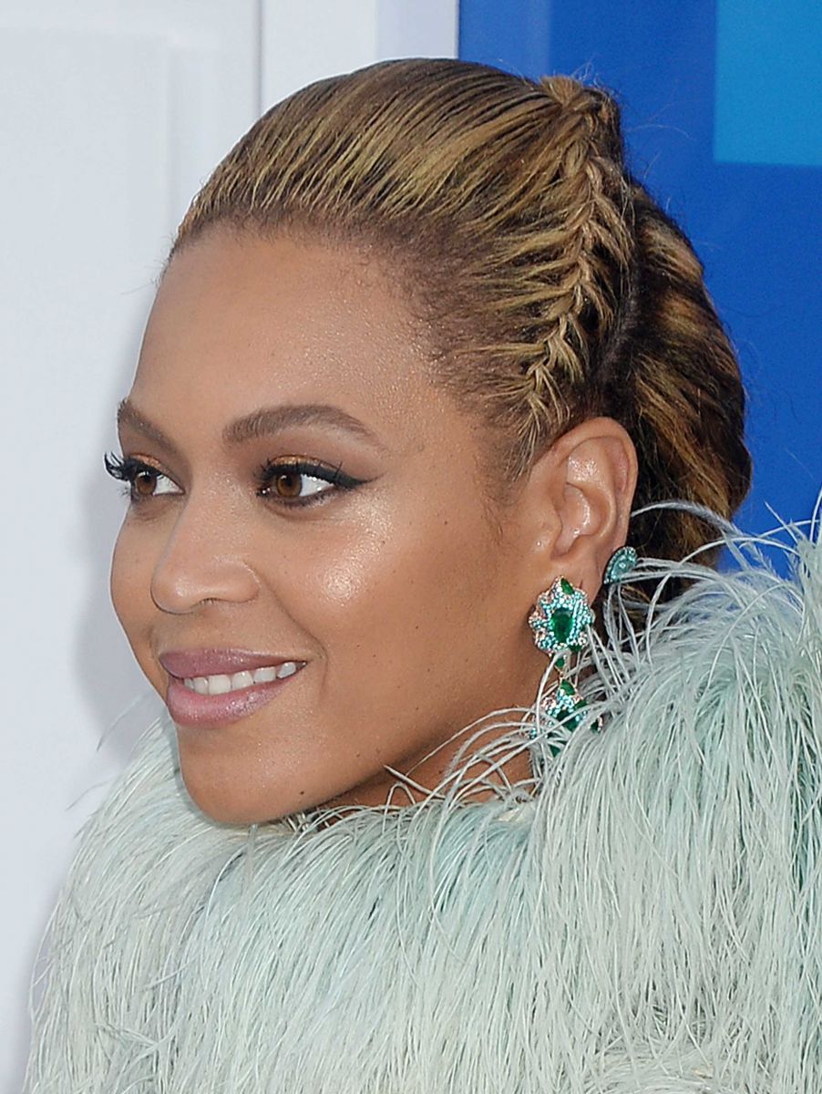 MTV Video Music Awards 2016: Самые яркие beauty-образы церемонии (ФОТО)