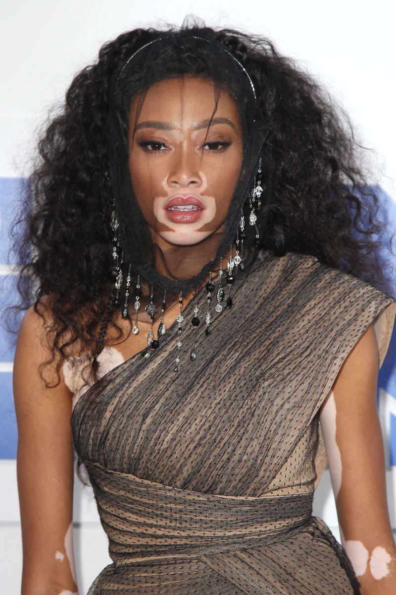 MTV Video Music Awards 2016: Самые яркие beauty-образы церемонии (ФОТО)