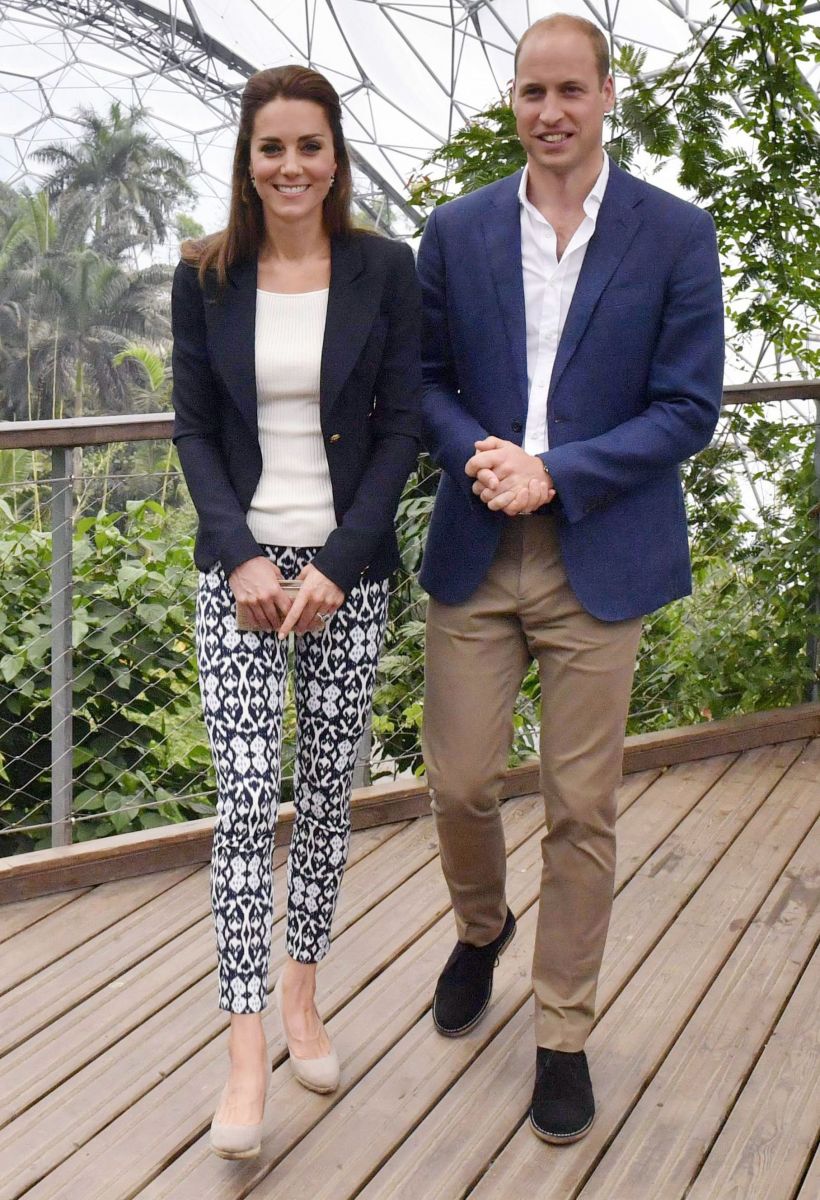 Кейт Миддлтон вышла в свет в брюках за 25 долларов (ФОТО)