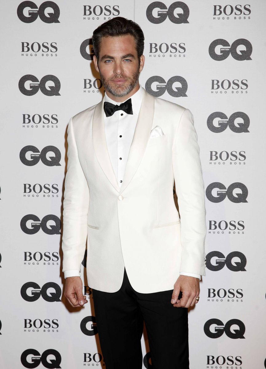 Белла Хадид, Эшли Грэм , Крис Пайн и другие на церемонии GQ Men of the Year Awards (ФОТО)