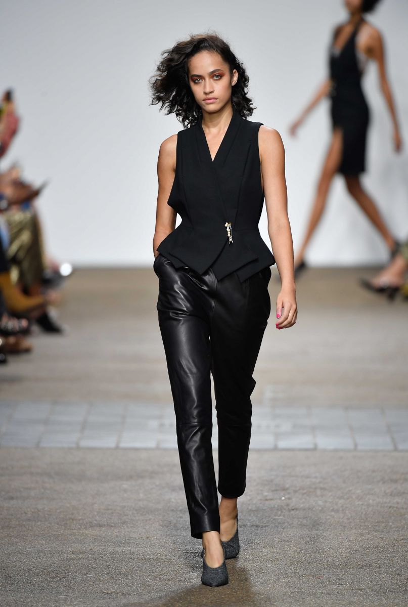 Что мы будем носить в следующем сезоне: новая коллекция Topshop Unique в стиле 80-х (ФОТО)