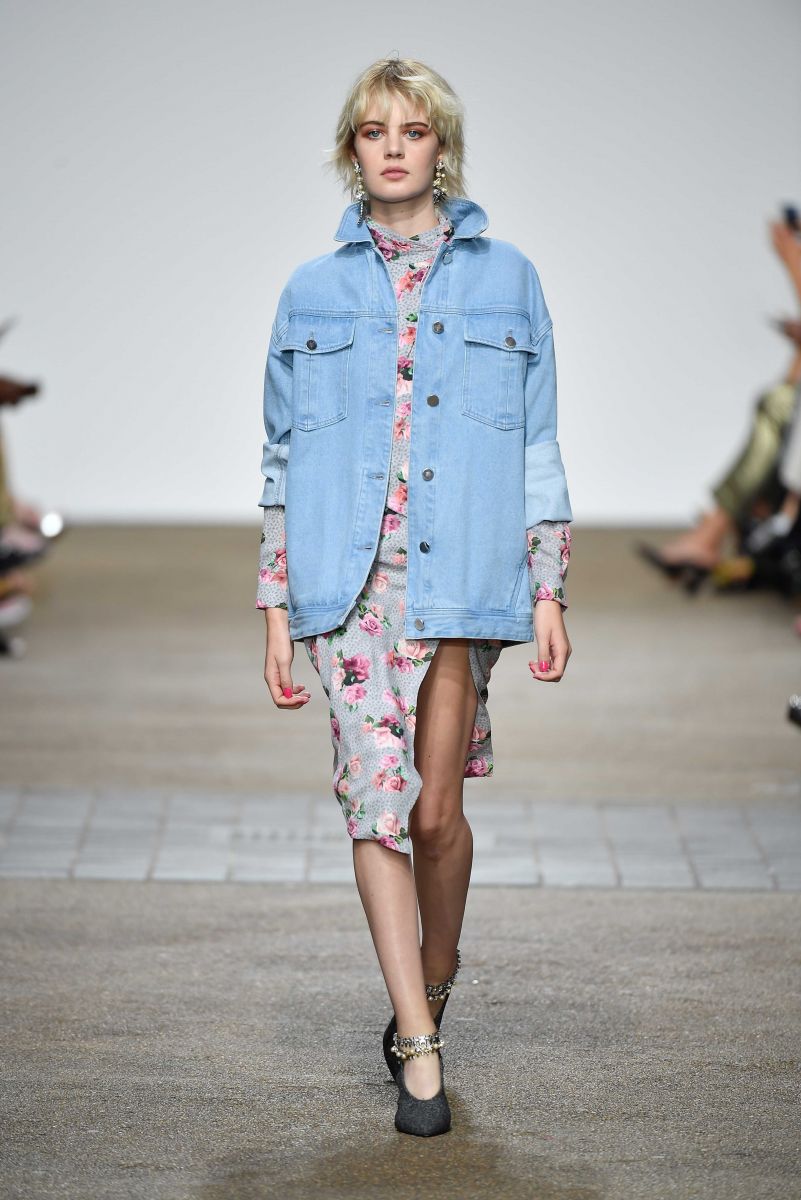 Что мы будем носить в следующем сезоне: новая коллекция Topshop Unique в стиле 80-х (ФОТО)