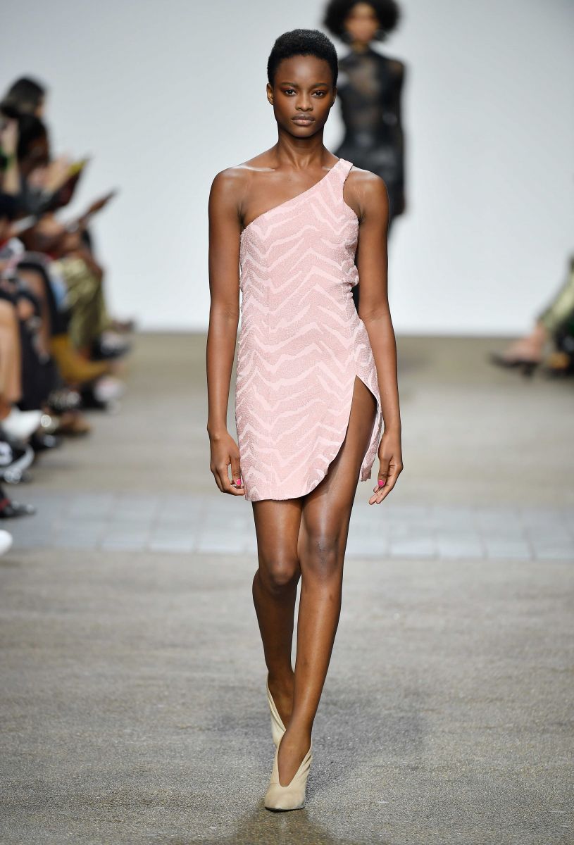 Что мы будем носить в следующем сезоне: новая коллекция Topshop Unique в стиле 80-х (ФОТО)