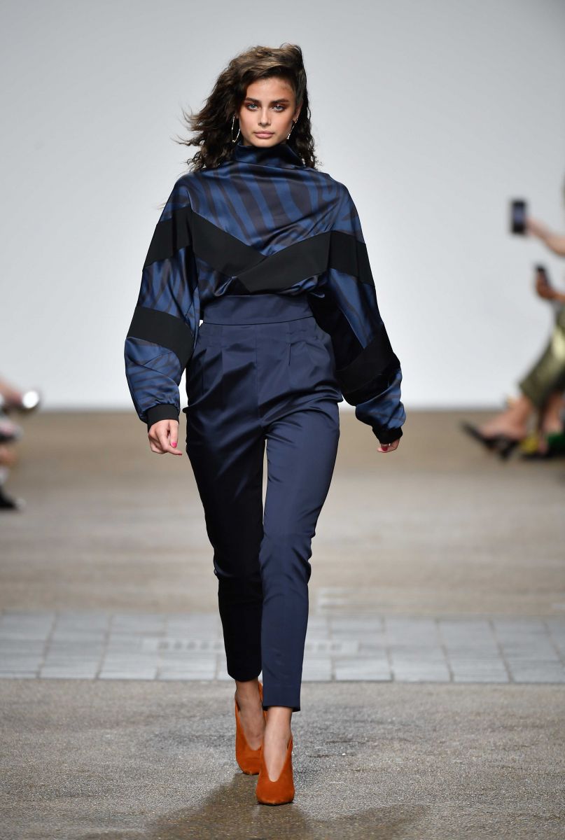 Что мы будем носить в следующем сезоне: новая коллекция Topshop Unique в стиле 80-х (ФОТО)