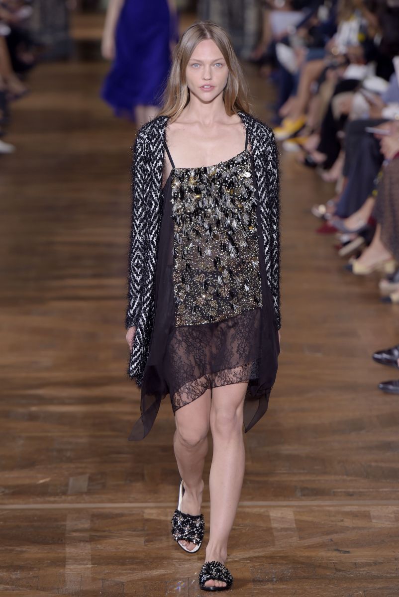 Сексуальные Карли Клосс и Тейлор Хилл приняли участие в показе Lanvin (ФОТО)