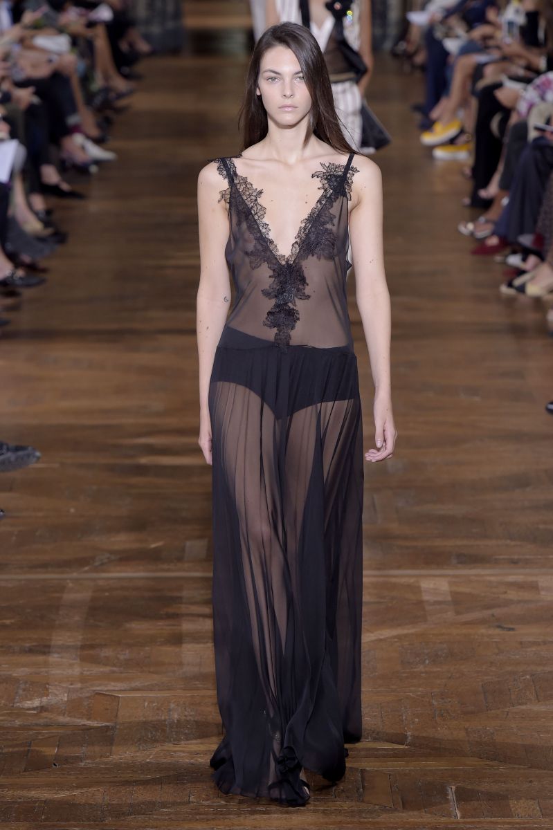 Сексуальные Карли Клосс и Тейлор Хилл приняли участие в показе Lanvin (ФОТО)