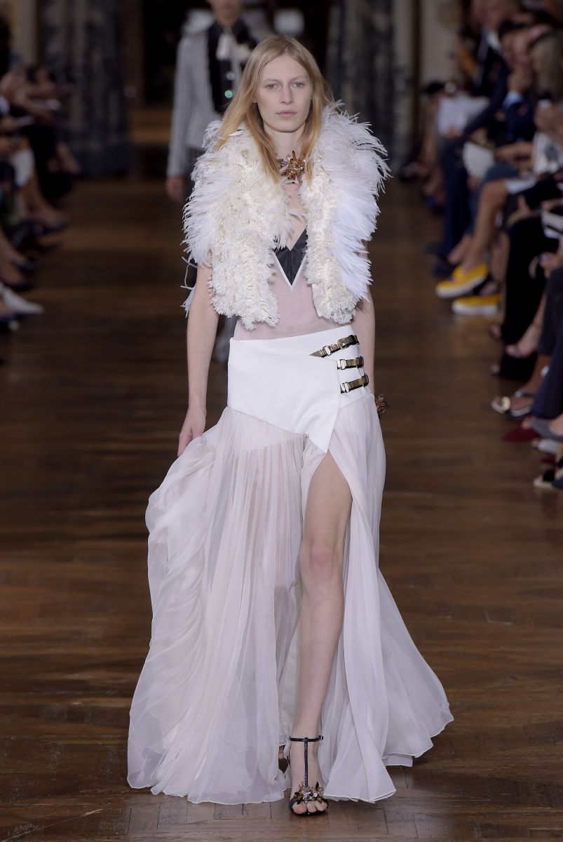 Сексуальные Карли Клосс и Тейлор Хилл приняли участие в показе Lanvin (ФОТО)