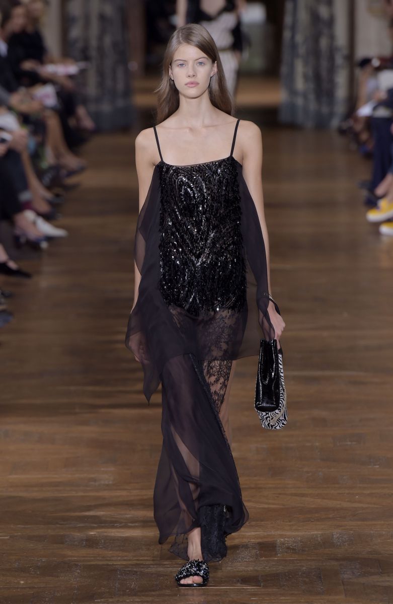 Сексуальные Карли Клосс и Тейлор Хилл приняли участие в показе Lanvin (ФОТО)