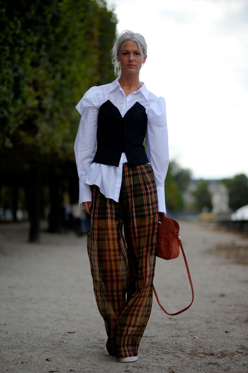 Что носят модницы на неделе моды: изысканный шик на улицах Парижа (ФОТО)
