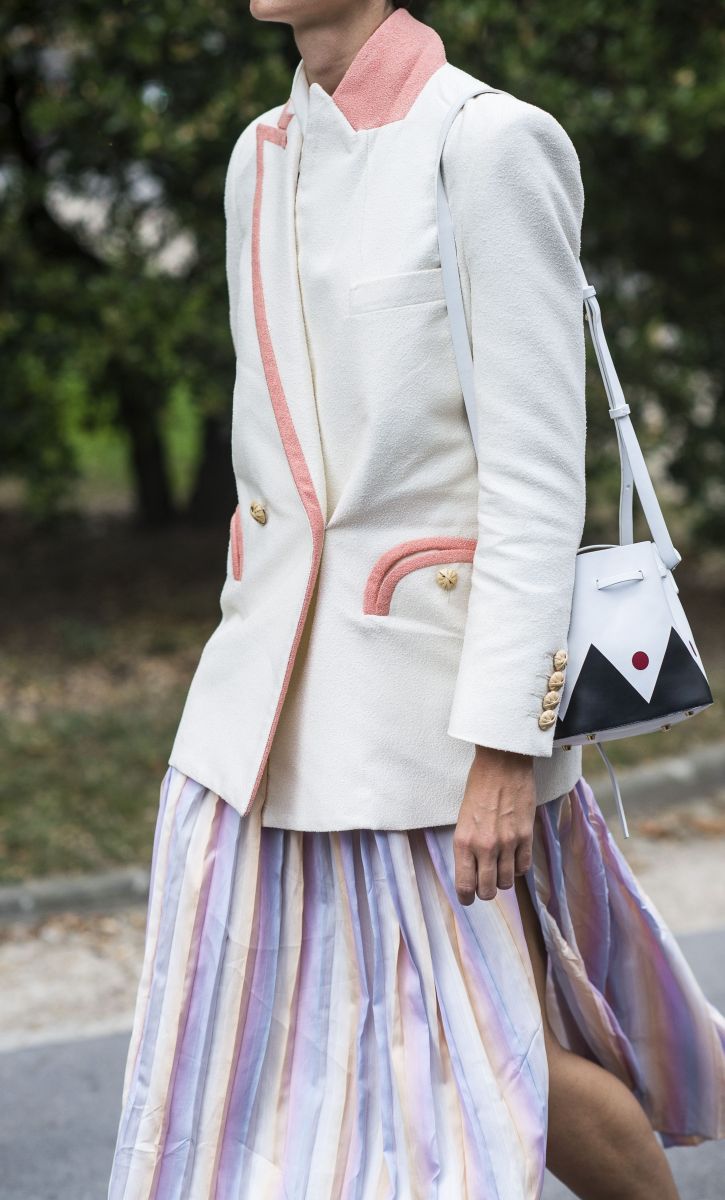 Что носят модницы на неделе моды: изысканный шик на улицах Парижа (ФОТО)