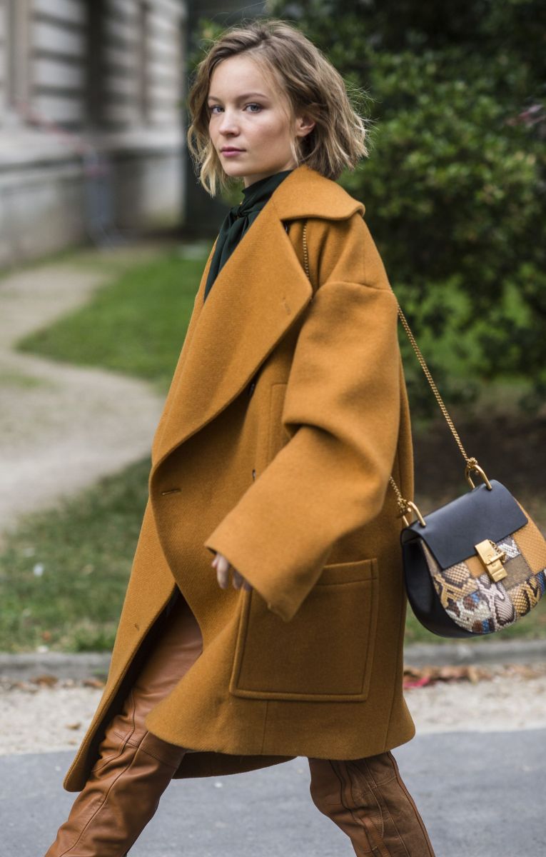 Что носят модницы на неделе моды: изысканный шик на улицах Парижа (ФОТО)