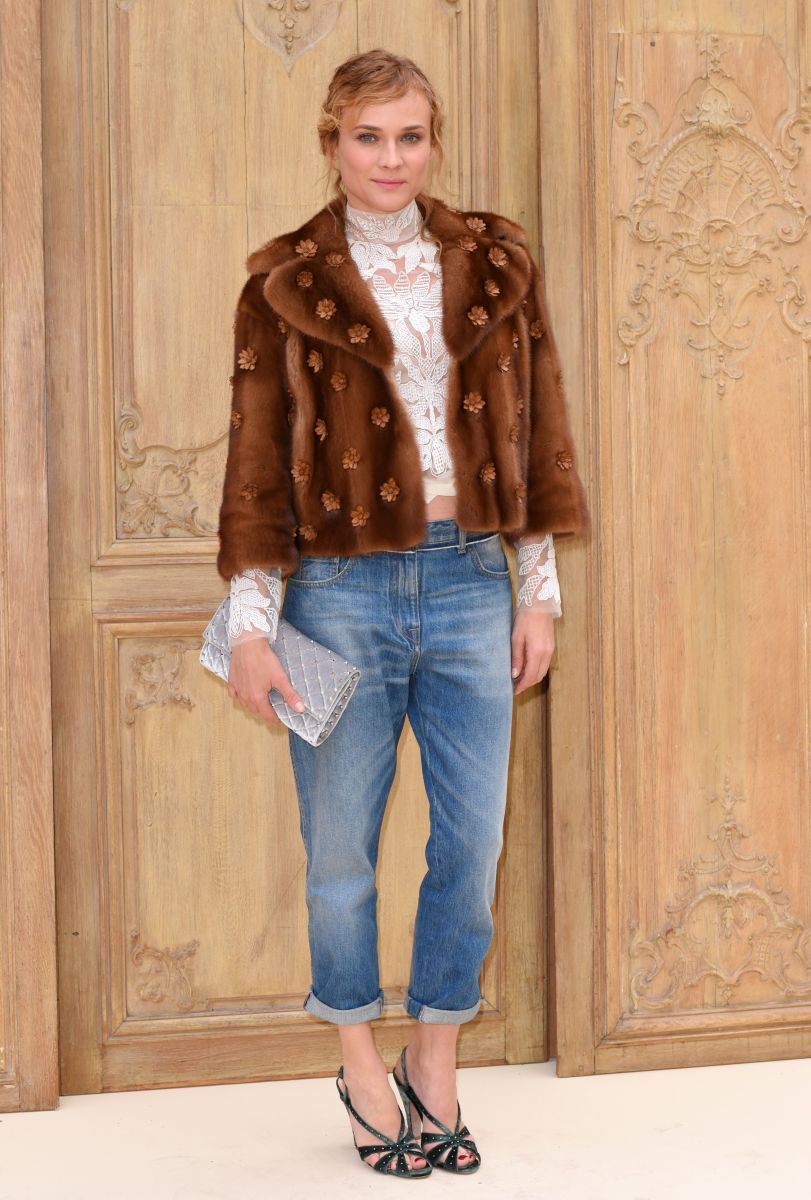 Valentino представил игривую и кокетливую коллекцию на неделе моды в Париже (ФОТО)