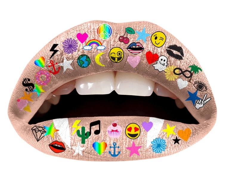 Крохотные татуировки для глаз и губ стали новым горячим трендом в макияже (ФОТО)